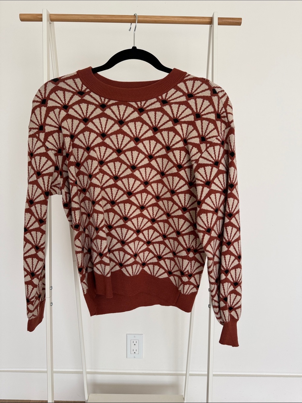 Daniel Rainn Rust & Cream Geometric Fan Crew Sweater